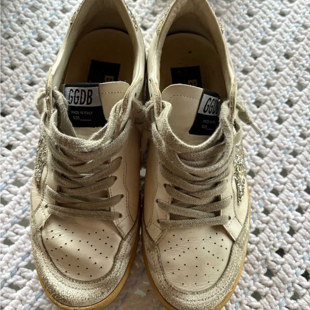 Golden Goose Beige Cream Low-Top Sneakers with Gold Star